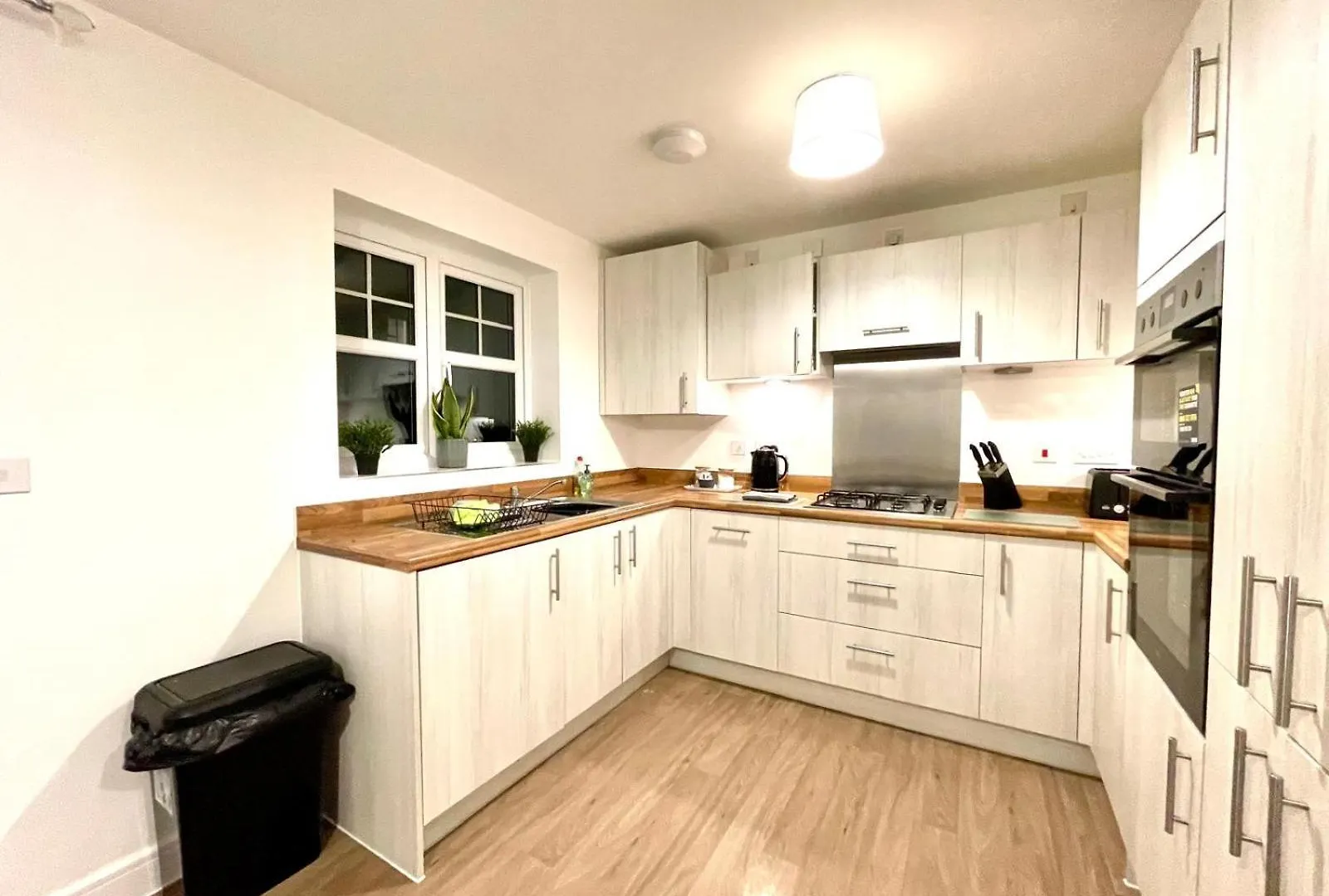 Apartment Churchill House 3 Bedroom Sleeps 6 Free Parking Down Hatherley